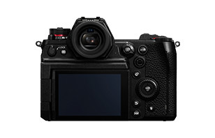 【良品】Panasonic LUMIX S1H（ショット数828）・ケージ付き Panasonic】 LUMIX S1H特集Vol.1「シネマクオリティを個人でも